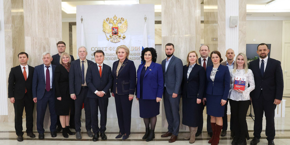 18 ноября 2025 года в Совете Федерации Председатель Комитета Совета Федерации по науке, Гумерова Лилия Салаватовна провела открытый диалог «Психологи — Победе!».